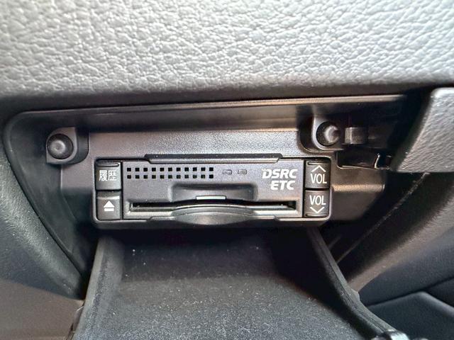 ＧＳ ＧＳ２５０　バージョンＬ　純正ナビ　サンルーフ　黒革シート　衝突軽減ブレーキ　レーダークルーズ　ヘッドアップディスプレイ　全席シートヒーター　前席パワーシート＆シートクーラー　オートハイビーム　ＬＥＤヘッドライト　バックカメラ（19枚目）