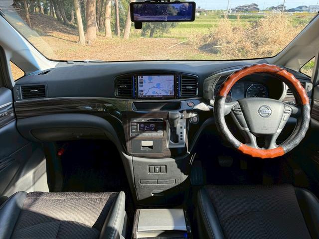 エルグランド 250ハイウェイスター 純正8型ナビ 両側電動スライド ミラー型前後ドラレコ バックカメラ ポータブル冷温庫 LEDヘッドライト フルセグ Bluetoothオーディオ 社外17インチアルミ 半革シート ETC(5枚目)
