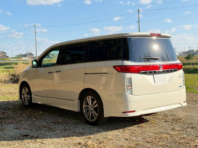 エルグランド ２５０ハイウェイスター　純正メーカーナビ　後席電動モニター　全方位カメラ　両側電動スライド　半革シート　フルセグ　Ｂｌｕｅｔｏｏｔｈオーディオ　ＨＩＤヘッドライト　ＥＴＣ（3枚目）