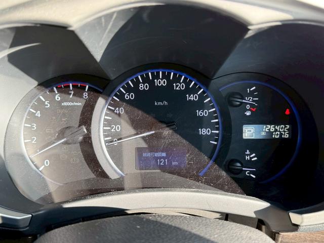 エルグランド ２５０ハイウェイスター　純正メーカーナビ　後席電動モニター　全方位カメラ　両側電動スライド　半革シート　フルセグ　Ｂｌｕｅｔｏｏｔｈオーディオ　ＨＩＤヘッドライト　ＥＴＣ（8枚目）