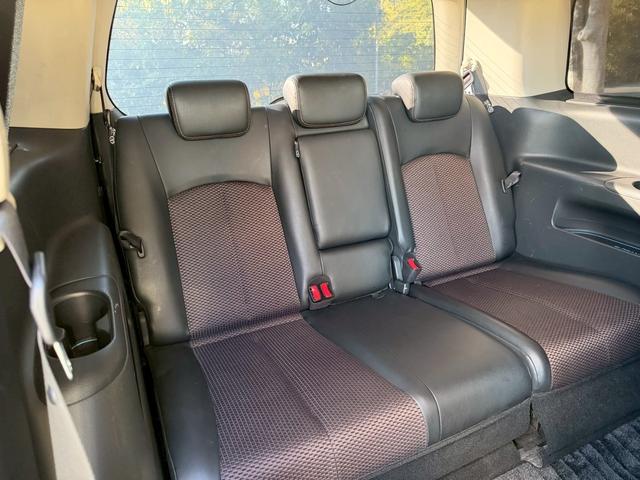 エルグランド ２５０ハイウェイスター　純正メーカーナビ　後席電動モニター　全方位カメラ　両側電動スライド　半革シート　フルセグ　Ｂｌｕｅｔｏｏｔｈオーディオ　ＨＩＤヘッドライト　ＥＴＣ（19枚目）