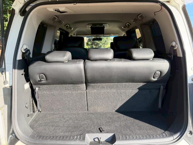 エルグランド ２５０ハイウェイスター　純正メーカーナビ　後席電動モニター　全方位カメラ　両側電動スライド　半革シート　フルセグ　Ｂｌｕｅｔｏｏｔｈオーディオ　ＨＩＤヘッドライト　ＥＴＣ（21枚目）