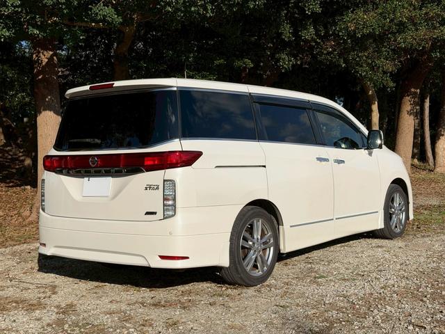 エルグランド ２５０ハイウェイスター　純正メーカーナビ　後席電動モニター　全方位カメラ　両側電動スライド　半革シート　フルセグ　Ｂｌｕｅｔｏｏｔｈオーディオ　ＨＩＤヘッドライト　ＥＴＣ（24枚目）