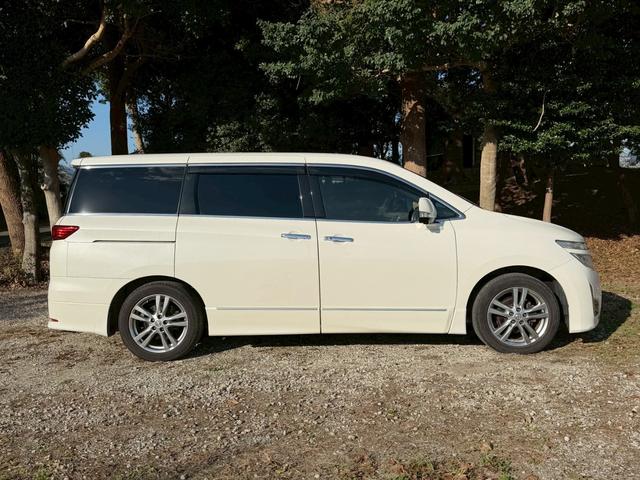 エルグランド ２５０ハイウェイスター　純正メーカーナビ　後席電動モニター　全方位カメラ　両側電動スライド　半革シート　フルセグ　Ｂｌｕｅｔｏｏｔｈオーディオ　ＨＩＤヘッドライト　ＥＴＣ（25枚目）