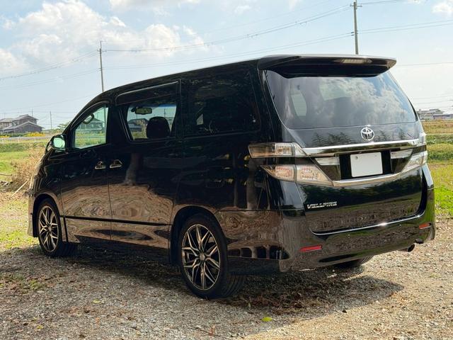 ヴェルファイア ２．４Ｚ　ゴールデンアイズ　ＡＬＰＩＮＥ９型ナビ　ＡＬＰＩＮＥ後席モニター　両側電動スライドドア　半革シート　バックカメラ　パワーバックドア　ＥＴＣ　フルセグ　Ｂｌｕｅｔｏｏｔｈ　レオニス１９インチＡＷ　コーナーセンサー（3枚目）