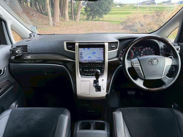 ヴェルファイア ２．４Ｚ　ゴールデンアイズ　ＡＬＰＩＮＥ９型ナビ　ＡＬＰＩＮＥ後席モニター　両側電動スライドドア　半革シート　バックカメラ　パワーバックドア　ＥＴＣ　フルセグ　Ｂｌｕｅｔｏｏｔｈ　レオニス１９インチＡＷ　コーナーセンサー（5枚目）