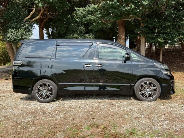 ヴェルファイア ２．４Ｚ　ゴールデンアイズ　ＡＬＰＩＮＥ９型ナビ　ＡＬＰＩＮＥ後席モニター　両側電動スライドドア　半革シート　バックカメラ　パワーバックドア　ＥＴＣ　フルセグ　Ｂｌｕｅｔｏｏｔｈ　レオニス１９インチＡＷ　コーナーセンサー（26枚目）