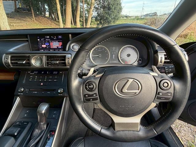 ＩＳ ＩＳ２５０　バージョンＬ　純正ナビ　本革シート　衝突軽減ブレーキ　レーダークルーズ　コーナーセンサー　シートヒーター＆クーラー　パワーシート　ドラレコ　リアサンシェード　バックカメラ　ＥＴＣ　デイライト（8枚目）