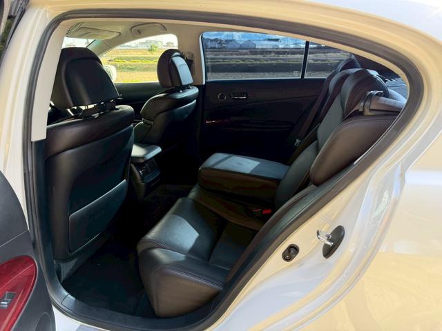 GS GS350 スピンドル仕様 本革シート シートヒーター ベンチレーション 社外フルエアロ 社外20インチアルミ パワーシート ETC HIDヘッドライト クルーズコントロール ドライブレコーダー(19枚目)