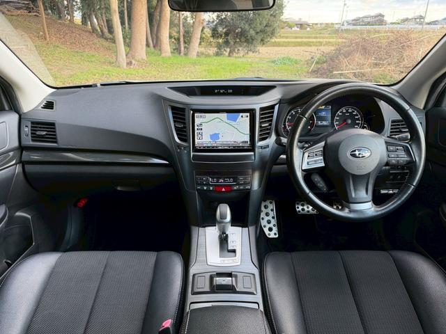 レガシィツーリングワゴン ２．５ｉ　Ｂスポーツアイサイト　Ｇパッケージ　社外８インチナビ　半革シート　衝突軽減　レーダークルーズ　車線逸脱警報　バックカメラ　フルセグＴＶ　Ｂｌｕｅｔｏｏｔｈオーディオ　ＥＴＣ　パワーシート　純正ルーフキャリア積込　ＨＩＤヘッドライト（5枚目）