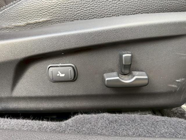 レガシィツーリングワゴン ２．５ｉ　Ｂスポーツアイサイト　Ｇパッケージ　社外８インチナビ　半革シート　衝突軽減　レーダークルーズ　車線逸脱警報　バックカメラ　フルセグＴＶ　Ｂｌｕｅｔｏｏｔｈオーディオ　ＥＴＣ　パワーシート　純正ルーフキャリア積込　ＨＩＤヘッドライト（17枚目）