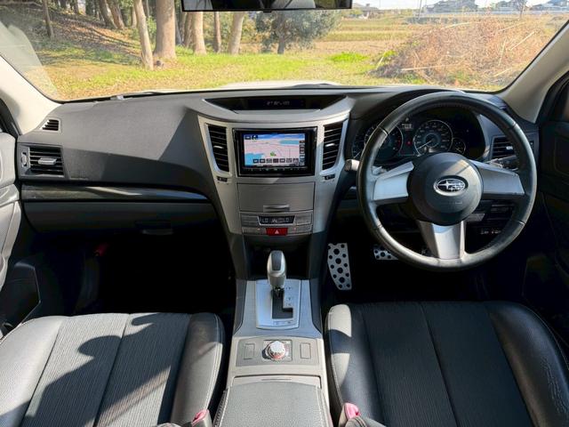 レガシィツーリングワゴン 2.5GT Sパッケージ 社外ナビ 半革シート サンルーフ(開閉不可) バックカメラ ドライブレコーダー Bluetoothオーディオ フルセグTV 電動パーキング ETC 18インチアルミ(5枚目)