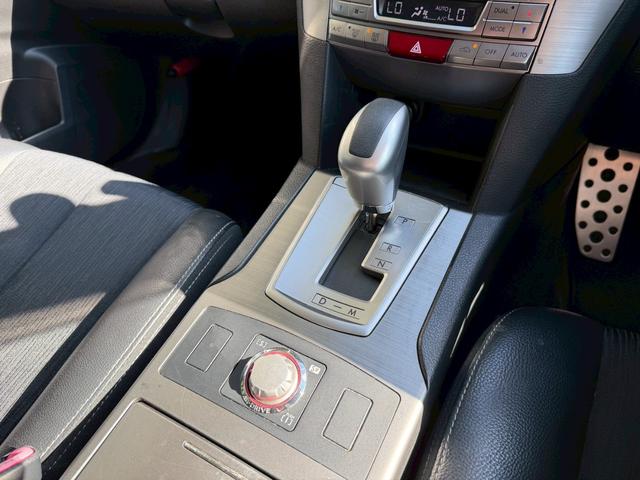 レガシィツーリングワゴン 2.5GT Sパッケージ 社外ナビ 半革シート サンルーフ(開閉不可) バックカメラ ドライブレコーダー Bluetoothオーディオ フルセグTV 電動パーキング ETC 18インチアルミ(10枚目)