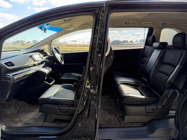 オデッセイ アブソルート　社外ナビ　半革シート　バックカメラ　左側電動スライドドア　フルセグＴＶ　Ｂｌｕｅｔｏｏｔｈオーディオ　ＥＴＣ　ＬＥＤヘッドライト　クルーズコントロール　パドルシフト（16枚目）