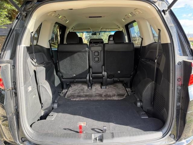 オデッセイ アブソルート　社外ナビ　半革シート　バックカメラ　左側電動スライドドア　フルセグＴＶ　Ｂｌｕｅｔｏｏｔｈオーディオ　ＥＴＣ　ＬＥＤヘッドライト　クルーズコントロール　パドルシフト（19枚目）