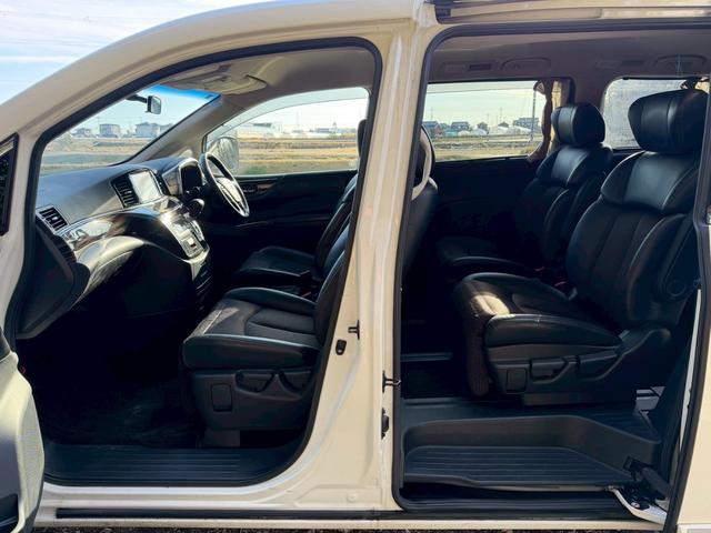 エルグランド ２５０ハイウェイスター　純正８インチナビ　純正後席モニター　両側電動スライド　バックカメラ　半革シート　ＬＥＤヘッドライト　クルーズコントロール　Ｂｌｕｅｔｏｏｔｈオーディオ　純正１８インチアルミ　ＥＴＣ　フルセグＴＶ（15枚目）