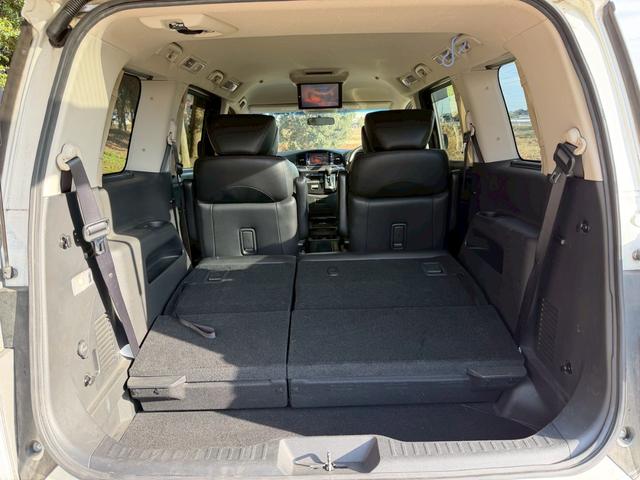 エルグランド ２５０ハイウェイスター　純正８インチナビ　純正後席モニター　両側電動スライド　バックカメラ　半革シート　ＬＥＤヘッドライト　クルーズコントロール　Ｂｌｕｅｔｏｏｔｈオーディオ　純正１８インチアルミ　ＥＴＣ　フルセグＴＶ（18枚目）