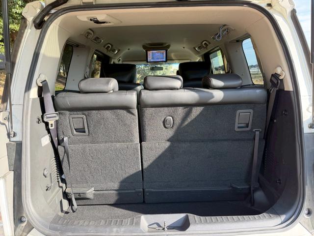 エルグランド ２５０ハイウェイスター　純正８インチナビ　純正後席モニター　両側電動スライド　バックカメラ　半革シート　ＬＥＤヘッドライト　クルーズコントロール　Ｂｌｕｅｔｏｏｔｈオーディオ　純正１８インチアルミ　ＥＴＣ　フルセグＴＶ（26枚目）