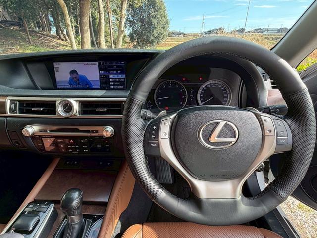 ＧＳ ＧＳ２５０　Ｉパッケージ　ＧＳＦ仕様　純正ナビ　本革シート　サンルーフ　バックカメラ　スピンドルグリル　ＴＥＩＮ車高調　シートヒーター＆クーラー　ヘッドアップディスプレイ　ＥＴＣ　フルセグ　ミラー型前後ドラレコ　リアスポイラー（8枚目）