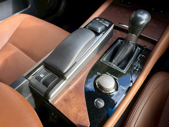 ＧＳ ＧＳ２５０　Ｉパッケージ　ＧＳＦ仕様　純正ナビ　本革シート　サンルーフ　バックカメラ　スピンドルグリル　ＴＥＩＮ車高調　シートヒーター＆クーラー　ヘッドアップディスプレイ　ＥＴＣ　フルセグ　ミラー型前後ドラレコ　リアスポイラー（25枚目）
