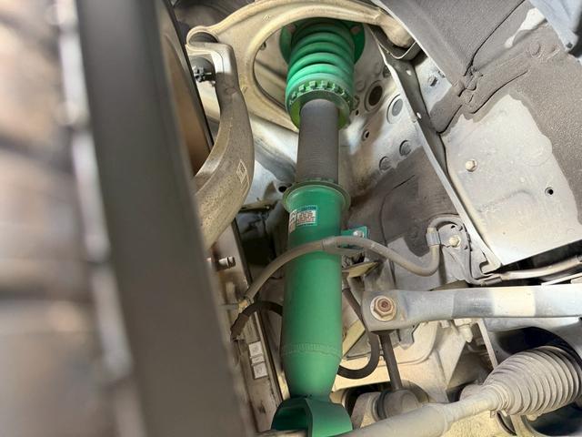 ＧＳ ＧＳ２５０　Ｉパッケージ　ＧＳＦ仕様　純正ナビ　本革シート　サンルーフ　バックカメラ　スピンドルグリル　ＴＥＩＮ車高調　シートヒーター＆クーラー　ヘッドアップディスプレイ　ＥＴＣ　フルセグ　ミラー型前後ドラレコ　リアスポイラー（33枚目）