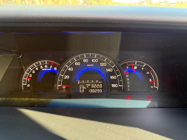 エリシオン ＧエアロＨＤＤナビスペシャルパッケージ　純正ナビ　純正後席モニター　両側電動スライド　バックカメラ　スマートキー　ＥＴＣ　リアエアコン　左右独立エアコン　ナビキャンセラー　ＨＩＤヘッドライト（7枚目）