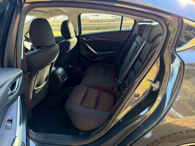 アテンザセダン ＸＤ　純正ナビ　バックカメラ　衝突軽減ブレーキ　ヘッドアップディスプレイ　社外１９インチアルミ　ＬＥＤヘッドライト　ＥＴＣ　Ｂｌｕｅｔｏｏｔｈオーディオ　電動パーキング　パドルシフト　クルーズコントロール（17枚目）