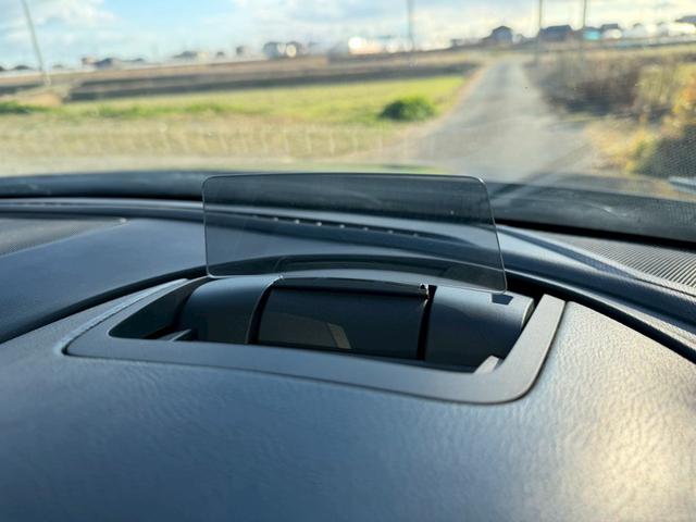 アテンザセダン ＸＤ　純正ナビ　バックカメラ　衝突軽減ブレーキ　ヘッドアップディスプレイ　社外１９インチアルミ　ＬＥＤヘッドライト　ＥＴＣ　Ｂｌｕｅｔｏｏｔｈオーディオ　電動パーキング　パドルシフト　クルーズコントロール（24枚目）