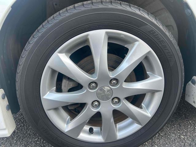 デリカＤ：２ Ｘ　ＥＴＣ　ＴＶ　両側スライド・片側電動　スマートキー　ＣＶＴ　アルミホイール　盗難防止システム　衝突安全ボディ　ＡＢＳ　エアコン　パワーステアリング　パワーウィンドウ（13枚目）