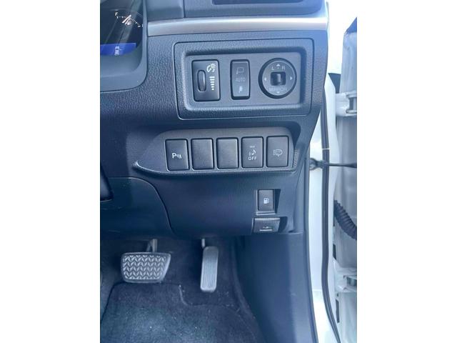 ＣＴ ＣＴ２００ｈ　バージョンＬ　クリアランスソナー　オートクルーズコントロール　アルミホイール　ヘッドライトウォッシャー　パワーシート　革シート　スマートキー　電動格納ミラー　シートヒーター　ＣＶＴ　盗難防止システム　衝突安全ボディ（5枚目）