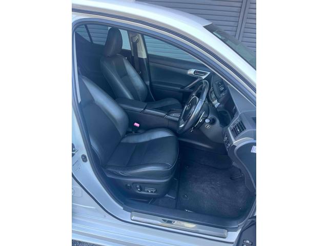 ＣＴ ＣＴ２００ｈ　バージョンＬ　クリアランスソナー　オートクルーズコントロール　アルミホイール　ヘッドライトウォッシャー　パワーシート　革シート　スマートキー　電動格納ミラー　シートヒーター　ＣＶＴ　盗難防止システム　衝突安全ボディ（7枚目）