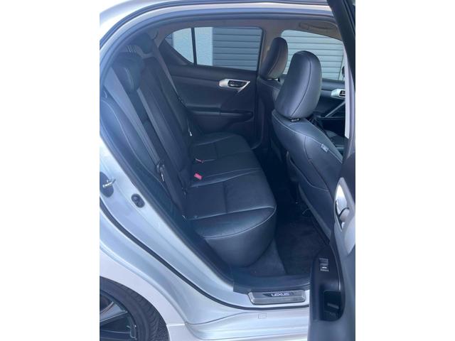 ＣＴ ＣＴ２００ｈ　バージョンＬ　クリアランスソナー　オートクルーズコントロール　アルミホイール　ヘッドライトウォッシャー　パワーシート　革シート　スマートキー　電動格納ミラー　シートヒーター　ＣＶＴ　盗難防止システム　衝突安全ボディ（8枚目）