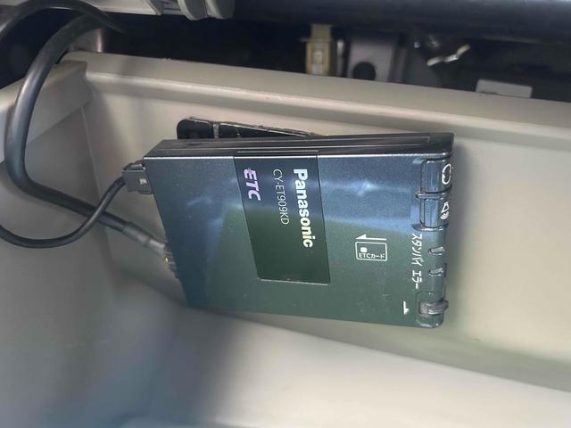 今では必需品のＥＴＣも付いております。高速道路での出入りもスムーズ。渋滞緩和にもなりエコにも繋がります。