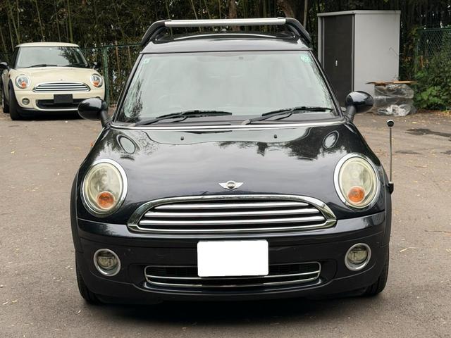ＭＩＮＩ クーパー　クラブマン　クーパー　クラブマン／記録簿／走行距離６８０００ｋｍ／車検：１年間付／プッシュスタート／革巻きステアリング／純正ＣＤプレイアー／ＥＴＣ／観音バックドア／１５インチ純正アルミホイール（2枚目）