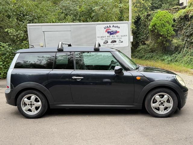 ＭＩＮＩ クーパー　クラブマン　クーパー　クラブマン／記録簿／走行距離６８０００ｋｍ／車検：１年間付／プッシュスタート／革巻きステアリング／純正ＣＤプレイアー／ＥＴＣ／観音バックドア／１５インチ純正アルミホイール（4枚目）