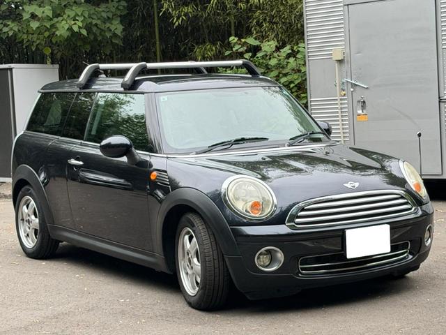 ＭＩＮＩ クーパー　クラブマン　クーパー　クラブマン／記録簿／走行距離６８０００ｋｍ／車検：１年間付／プッシュスタート／革巻きステアリング／純正ＣＤプレイアー／ＥＴＣ／観音バックドア／１５インチ純正アルミホイール（6枚目）