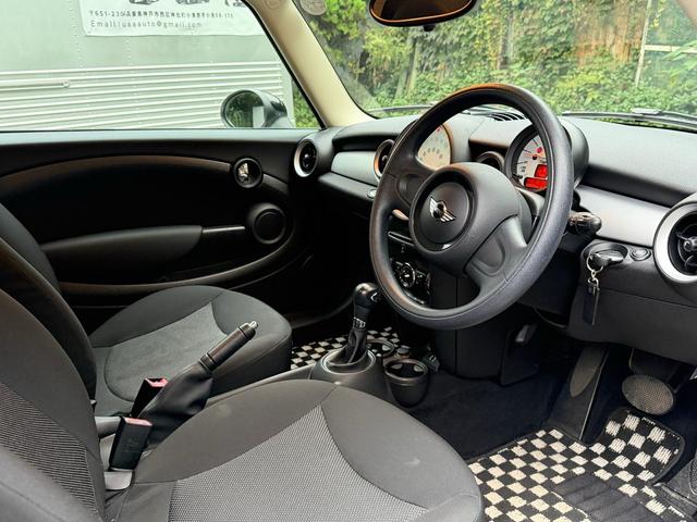 MINI ワン ワン 正規輸入車 1600cc FAT 2WD ホワイト850 エアコン パワーステアリング パワーウィンドウ ABS エアバッグ(運転席/助手席) 盗難防止システム 走行68,000km(14枚目)