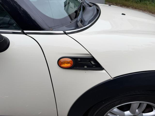 MINI ワン ワン 正規輸入車 1600cc FAT 2WD ホワイト850 エアコン パワーステアリング パワーウィンドウ ABS エアバッグ(運転席/助手席) 盗難防止システム 走行68,000km(26枚目)