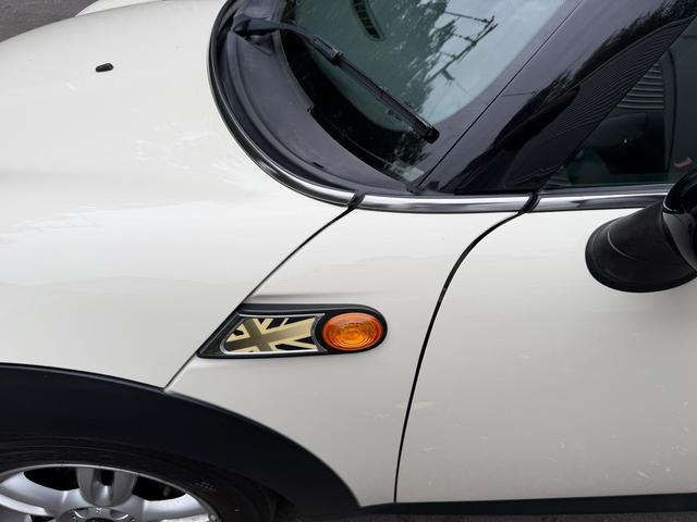 MINI ワン ワン 正規輸入車 1600cc FAT 2WD ホワイト850 エアコン パワーステアリング パワーウィンドウ ABS エアバッグ(運転席/助手席) 盗難防止システム 走行68,000km(27枚目)