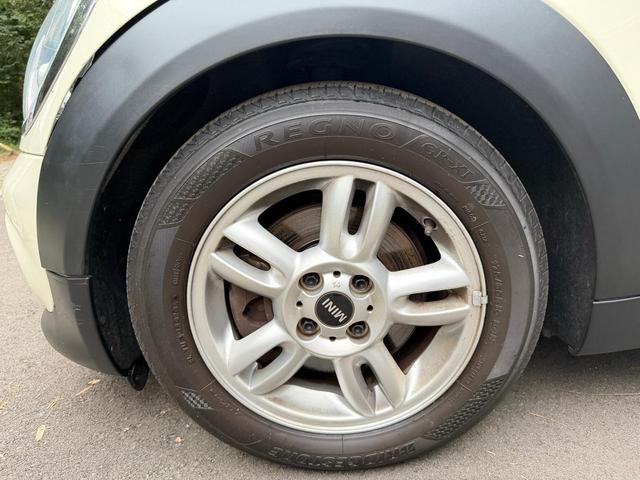 MINI ワン ワン 正規輸入車 1600cc FAT 2WD ホワイト850 エアコン パワーステアリング パワーウィンドウ ABS エアバッグ(運転席/助手席) 盗難防止システム 走行68,000km(28枚目)