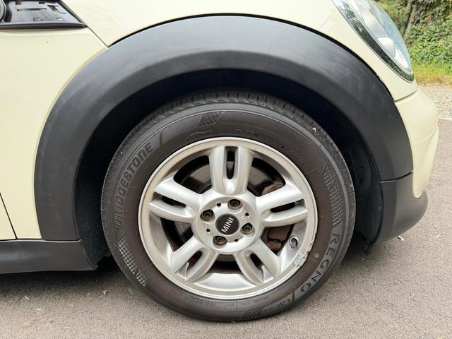 MINI ワン ワン 正規輸入車 1600cc FAT 2WD ホワイト850 エアコン パワーステアリング パワーウィンドウ ABS エアバッグ(運転席/助手席) 盗難防止システム 走行68,000km(30枚目)
