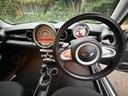 クーパー　クラブマン　クーパー　クラブマン／記録簿／走行距離６８０００ｋｍ／車検：１年間付／プッシュスタート／革巻きステアリング／純正ＣＤプレイアー／ＥＴＣ／観音バックドア／１５インチ純正アルミホイール（15枚目）