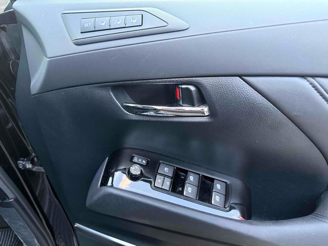 アルファードハイブリッド ＳＲ　Ｃパッケージ　ドライブレコーダー　ＥＴＣ　ナビ　ＴＶ　クリアランスソナー　オートクルーズコントロール　両側スライドドア　オートマチックハイビーム　電動リアゲート　スマートキー　電動格納ミラー　シートヒーター（9枚目）