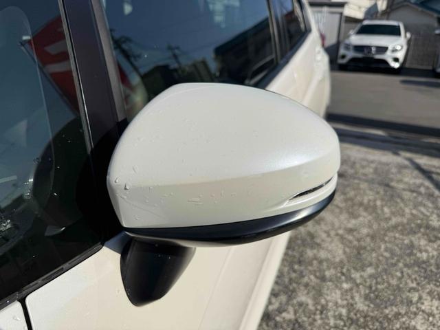 フィットハイブリッド Ｌパッケージ　ハイブリッド　ＥＴＣ　バックカメラ　ナビ　ＴＶ　オートクルーズコントロール　オートライト　スマートキー　電動格納ミラー　ＡＴ　ＣＤ　ＵＳＢ　ＥＳＣ　エアコン　パワーステアリング　パワーウィンドウ（9枚目）