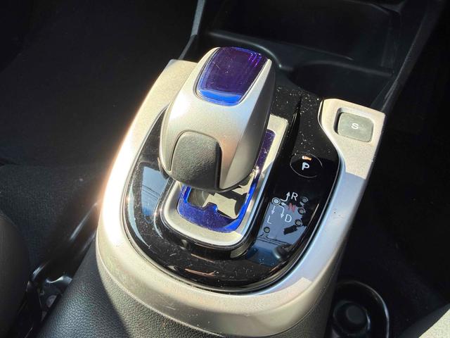 フィットハイブリッド Ｌパッケージ　ハイブリッド　ＥＴＣ　バックカメラ　ナビ　ＴＶ　オートクルーズコントロール　オートライト　スマートキー　電動格納ミラー　ＡＴ　ＣＤ　ＵＳＢ　ＥＳＣ　エアコン　パワーステアリング　パワーウィンドウ（18枚目）