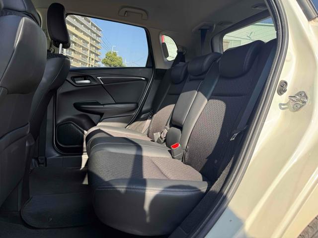 フィットハイブリッド Ｌパッケージ　ハイブリッド　ＥＴＣ　バックカメラ　ナビ　ＴＶ　オートクルーズコントロール　オートライト　スマートキー　電動格納ミラー　ＡＴ　ＣＤ　ＵＳＢ　ＥＳＣ　エアコン　パワーステアリング　パワーウィンドウ（25枚目）