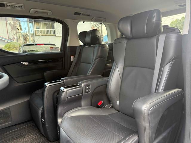 アルファードハイブリッド ＳＲ　Ｃパッケージ　ＥＴＣ　バックカメラ　ナビ　ＴＶ　クリアランスソナー　オートクルーズコントロール　パークアシスト　両側電動スライドドア　オートマチックハイビーム　オートライト　電動リアゲート　スマートキー（30枚目）