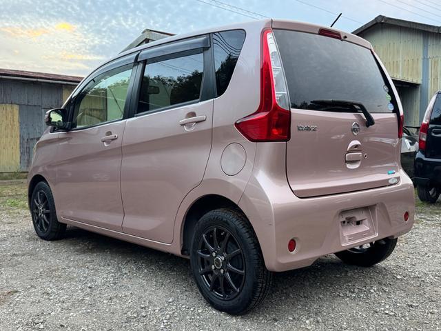 デイズ Ｘ　検査Ｒ０９年０７月０３日まで！走行８２，０００ｋｍ！修復歴なし！スマートキー！社外アルミホイール！オートエアコン！プッシュスタート！※ナビ無し（6枚目）