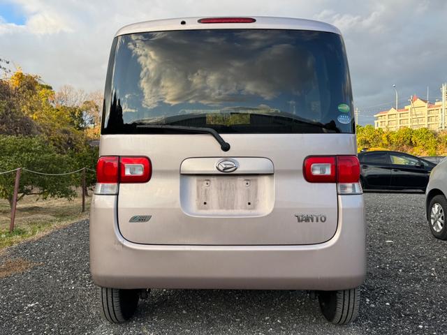 タント Ｘ　後期最終型！走行９．６万ｋｍ！検査Ｒ８年８月２７日まで！キーレス！左側パワースライドドア！アイドリングストップ！オイル交換料込み！※外装に目立つ凹み、塗装ハゲあります。室内動物毛あります。（7枚目）