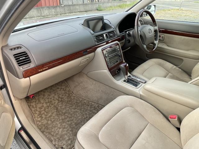 プログレ ＮＣ２５０　プライムセレクション　純正ナビ／フロントカメラ／バックカメラ／ＥＴＣ／キーレスキー×２個／パワーシート／オートクルーズ／ＨＩＤ／ウッドコンビハンドル／アルミホイール／電動コーナーポール／禁煙車／修復歴無し／車検整備付き（10枚目）